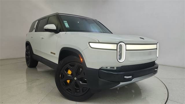 2024 Rivian R1S