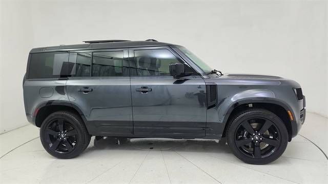 2025 Land Rover Defender V8 — SUV — 5,194 mi — Plano, TX