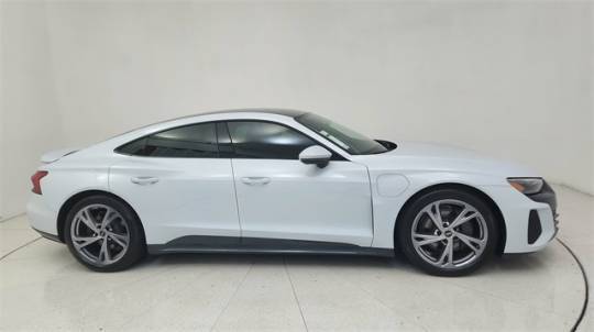 2024 Audi e-tron GT quattro Premium Plus