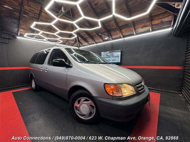 2001 Toyota Sienna LE — Minivan — 82,336 mi — Orange, CA