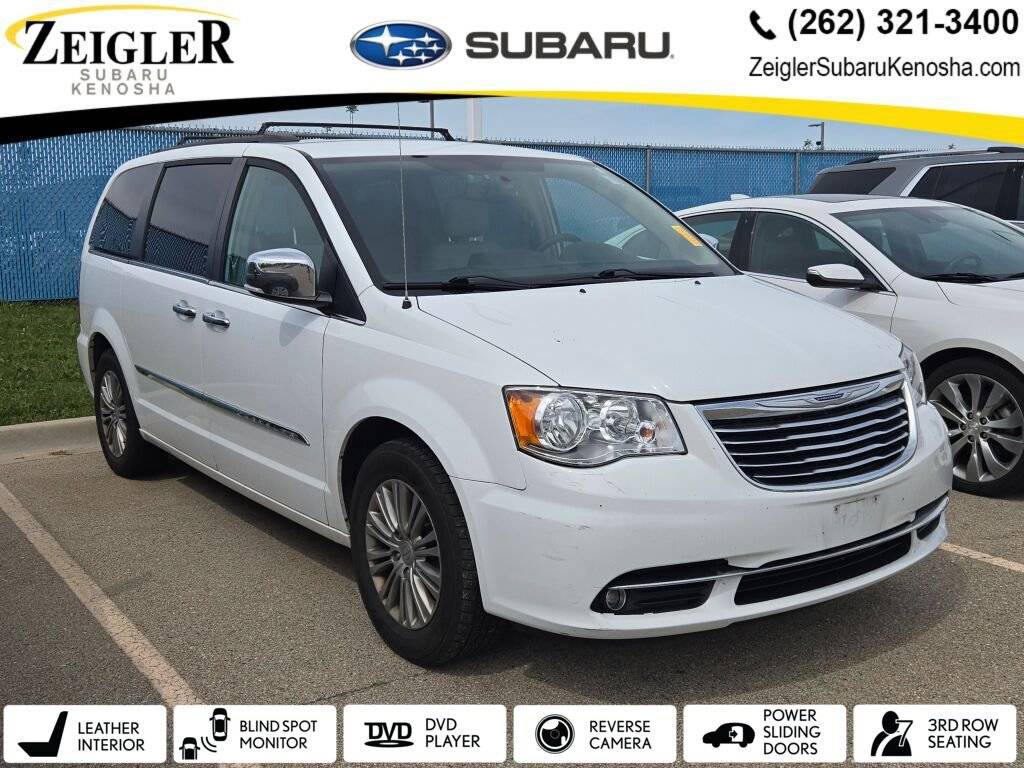 2016 Chrysler Town & Country Touring-L — Minivan — 135,851 mi — Kenosha, WI