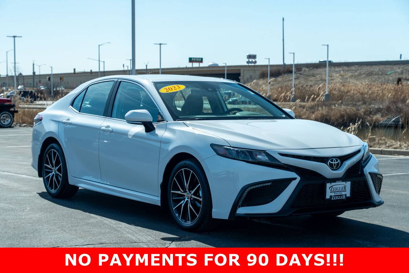 2023 Toyota Camry SE — Sedan — 8,404 mi — Mount Pleasant, WI