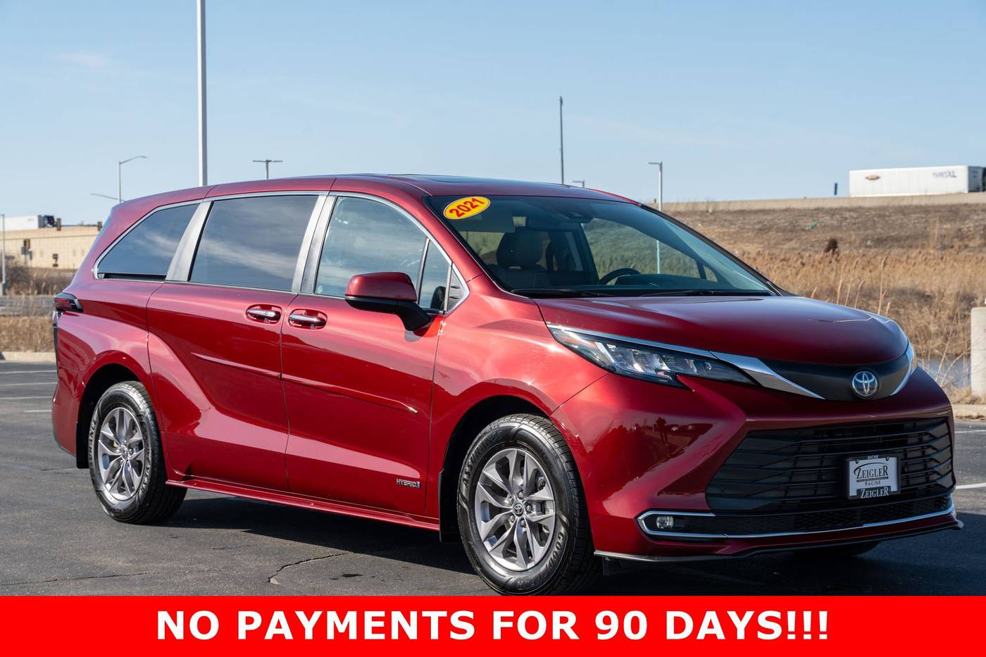 2021 Toyota Sienna XLE — Minivan — 35,871 mi — Mount Pleasant, WI
