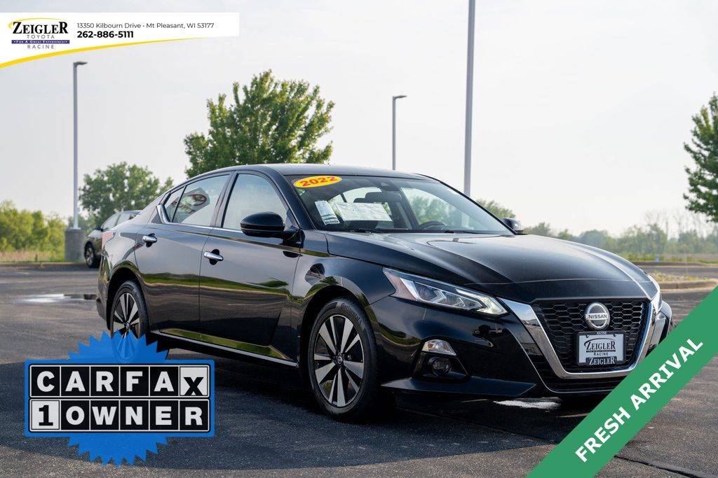 2022 Nissan Altima SL — Sedan — 8,355 mi — Mount Pleasant, WI