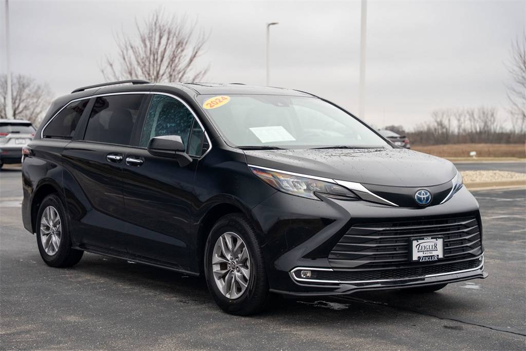 2024 Toyota Sienna XLE — Minivan — 35,863 mi — Mount Pleasant, WI