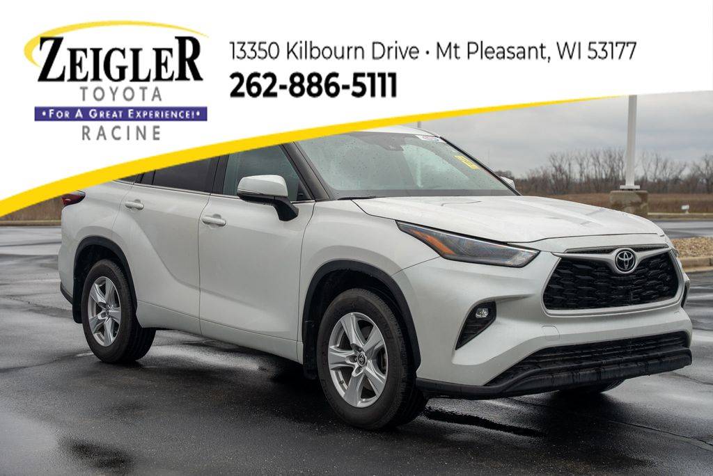 2024 Toyota Highlander LE — SUV — 32,587 mi — Mount Pleasant, WI