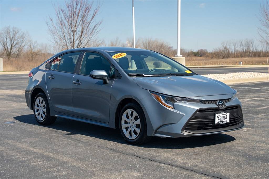 2025 Toyota Corolla LE — Sedan — 3,832 mi — Mount Pleasant, WI