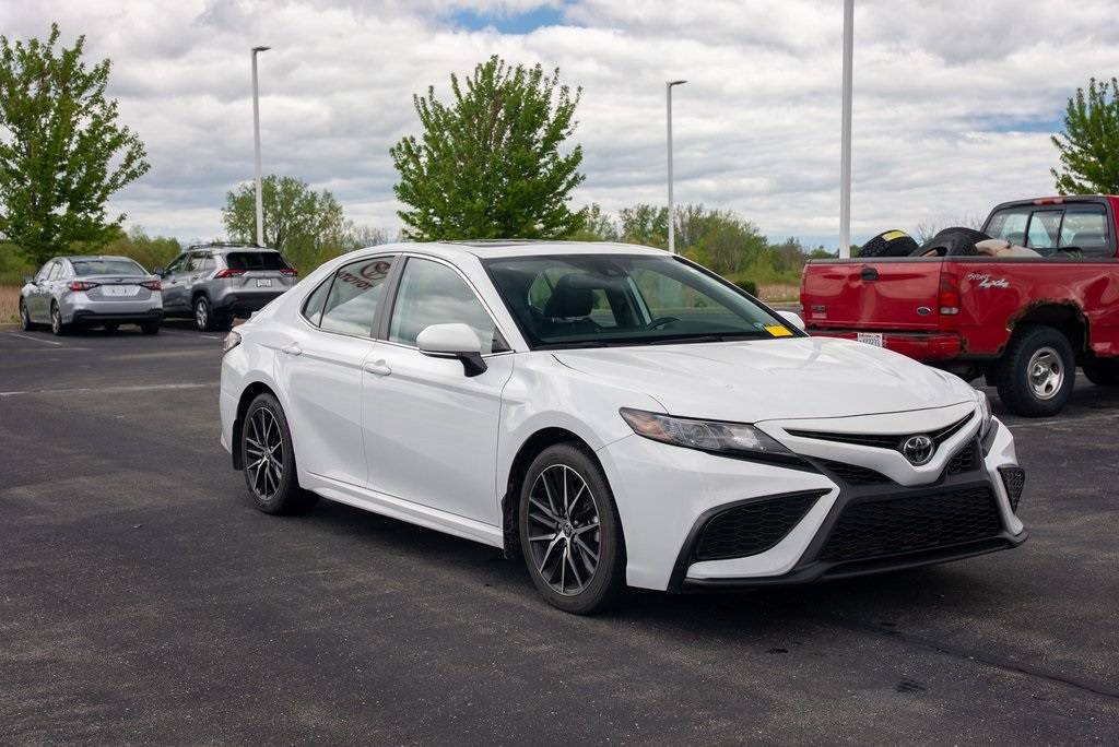 2023 Toyota Camry SE — Sedan — 30,000 mi — Mount Pleasant, WI