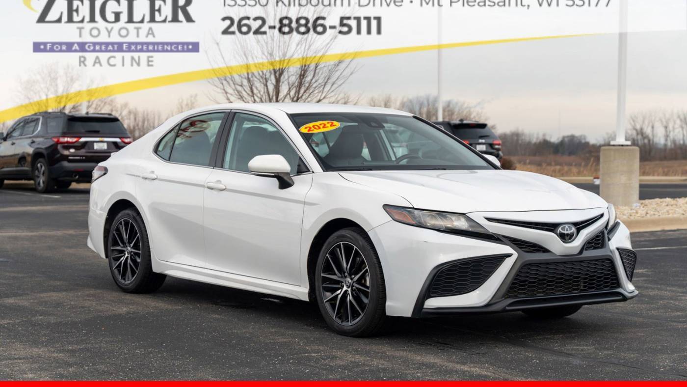 2022 Toyota Camry SE — Sedan — 58,757 mi — Mount Pleasant, WI