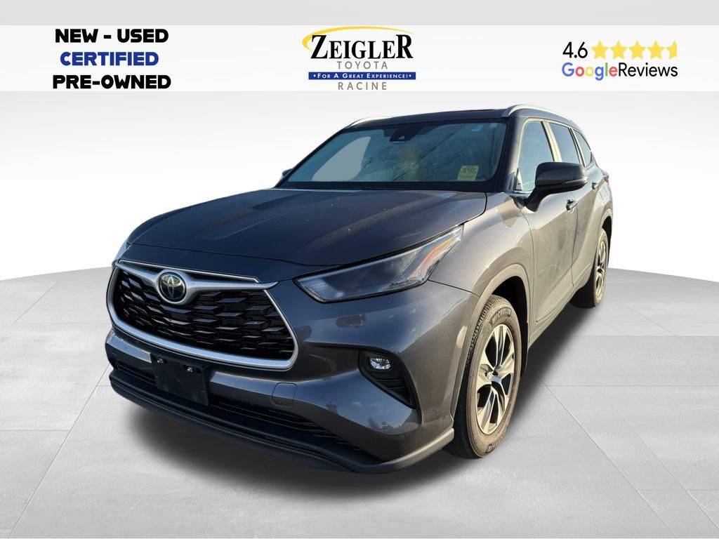 2023 Toyota Highlander XLE — SUV — 28,210 mi — Mount Pleasant, WI