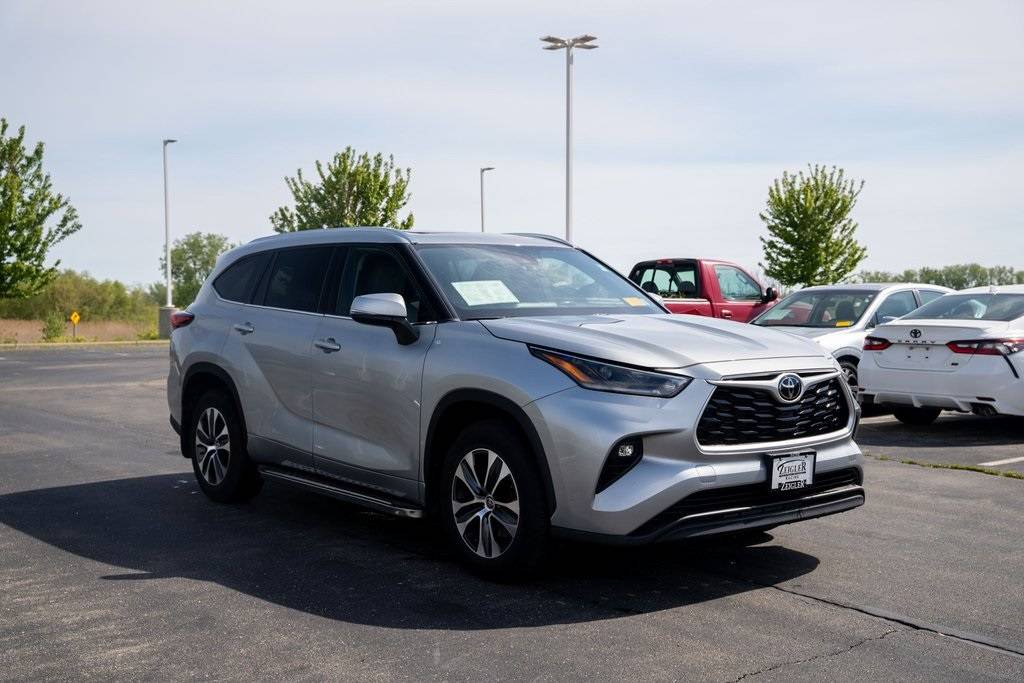 2021 Toyota Highlander XLE — SUV — 34,600 mi — Mount Pleasant, WI