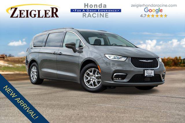 2022 Chrysler Pacifica Touring L — Minivan — 68,032 mi — Mount Pleasant, WI