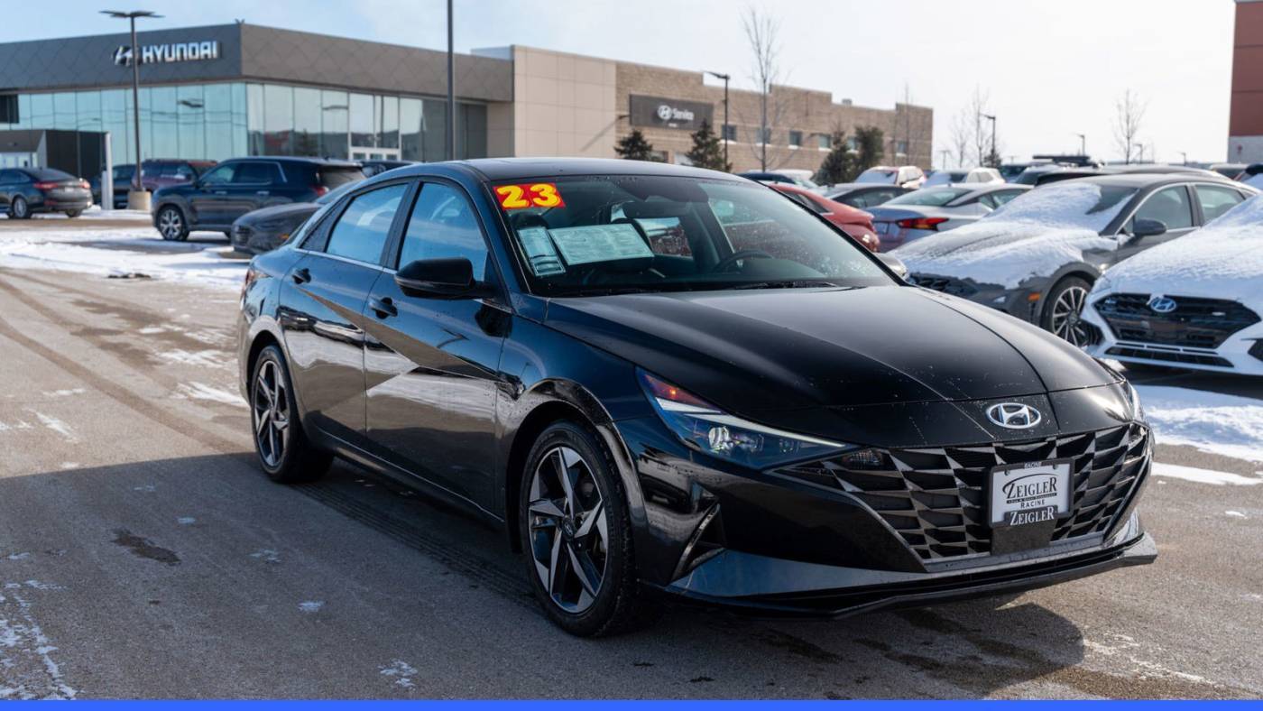 2023 Hyundai Elantra Limited — Sedan — 18,814 mi — Mount Pleasant, WI