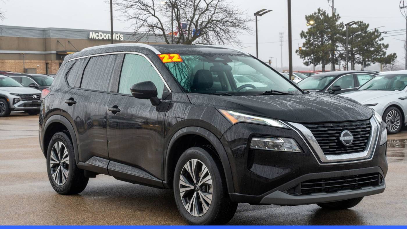 2022 Nissan Rogue SV — SUV — 22,728 mi — Mount Pleasant, WI