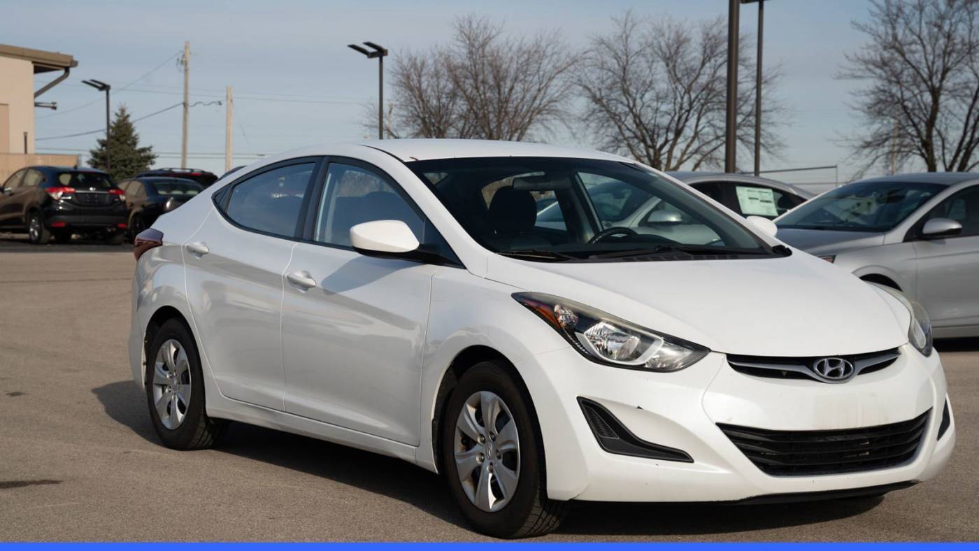 2016 Hyundai Elantra SE — Sedan — 104,671 mi — Mount Pleasant, WI