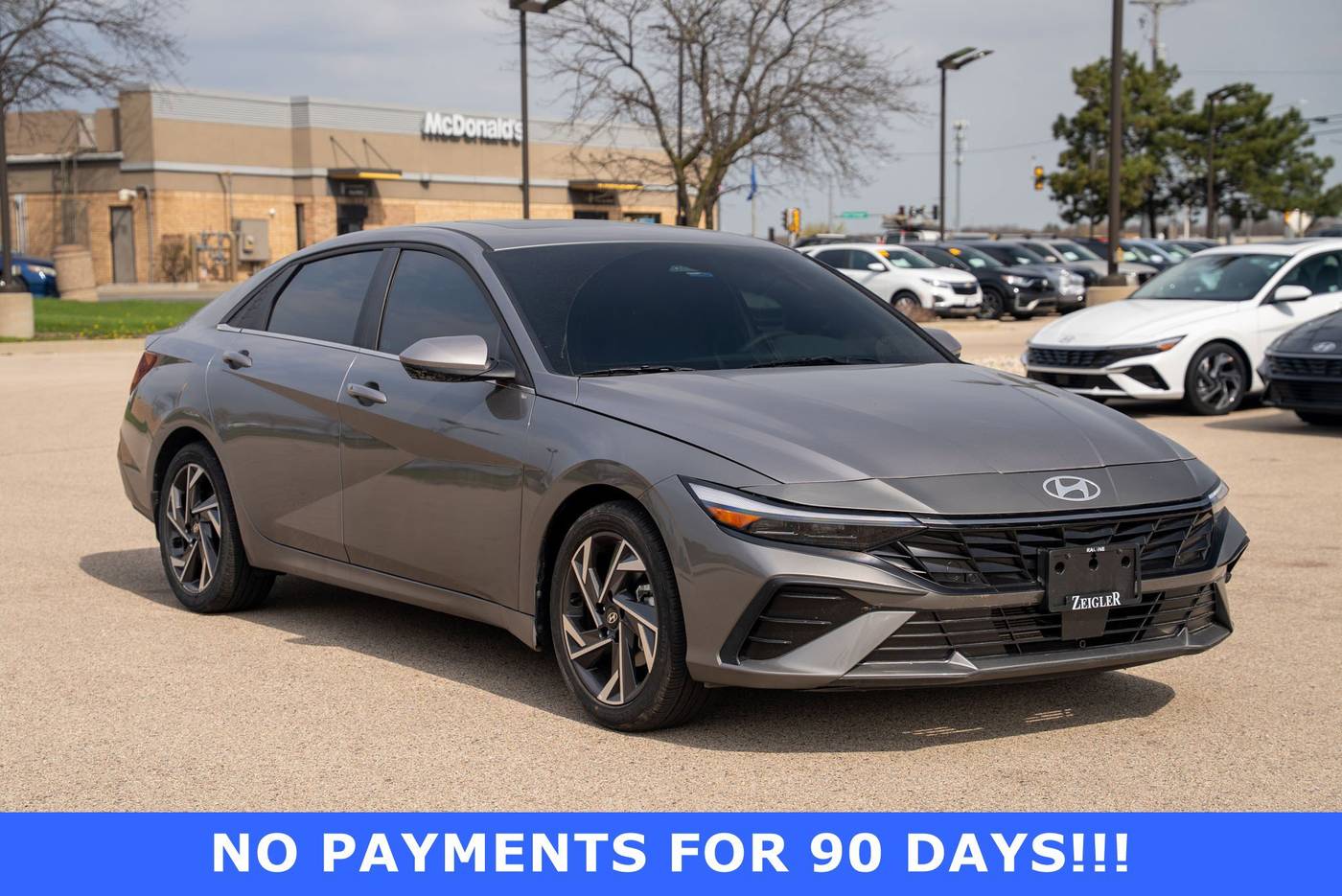2024 Hyundai Elantra SEL — Sedan — 10,884 mi — Mount Pleasant, WI