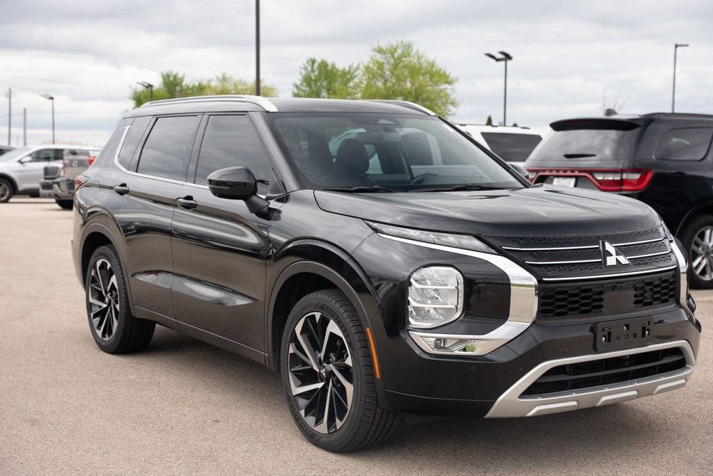 2022 Mitsubishi Outlander SEL — SUV — 47,007 mi — Mount Pleasant, WI
