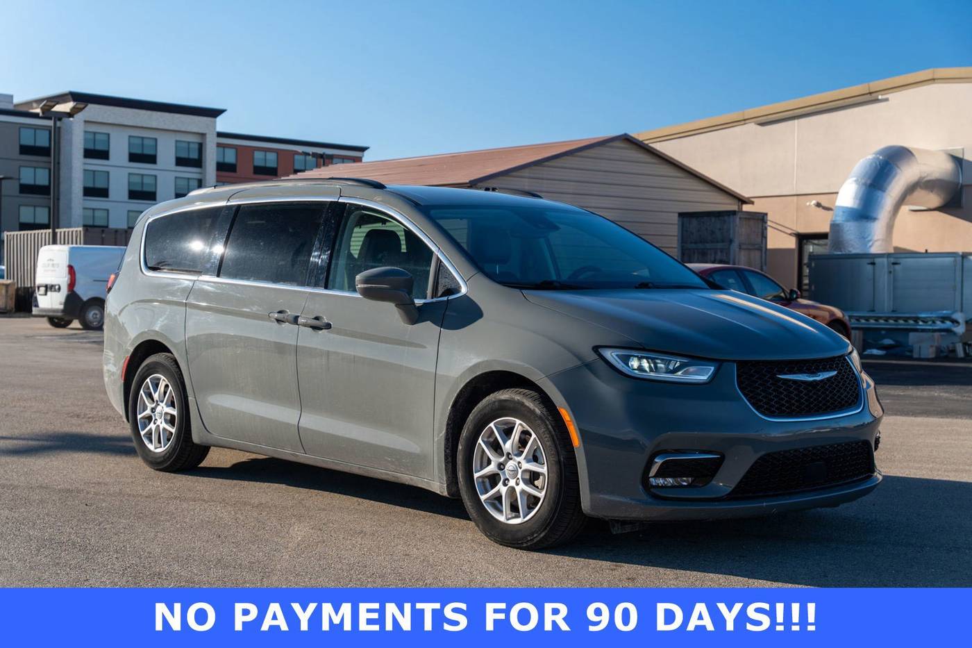 2022 Chrysler Pacifica Touring L — Minivan — 68,011 mi — Mount Pleasant, WI