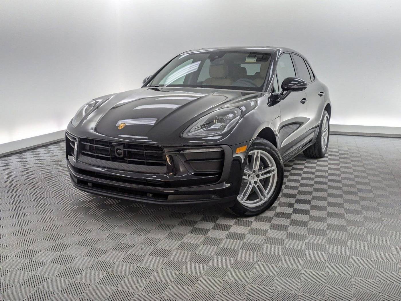 2025 Porsche Macan T — SUV — 5,598 mi — Hardeeville, SC