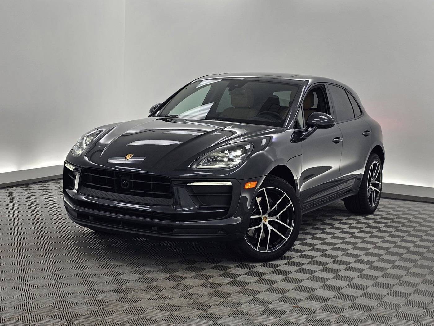 2025 Porsche Macan T — SUV — 4,702 mi — Hardeeville, SC