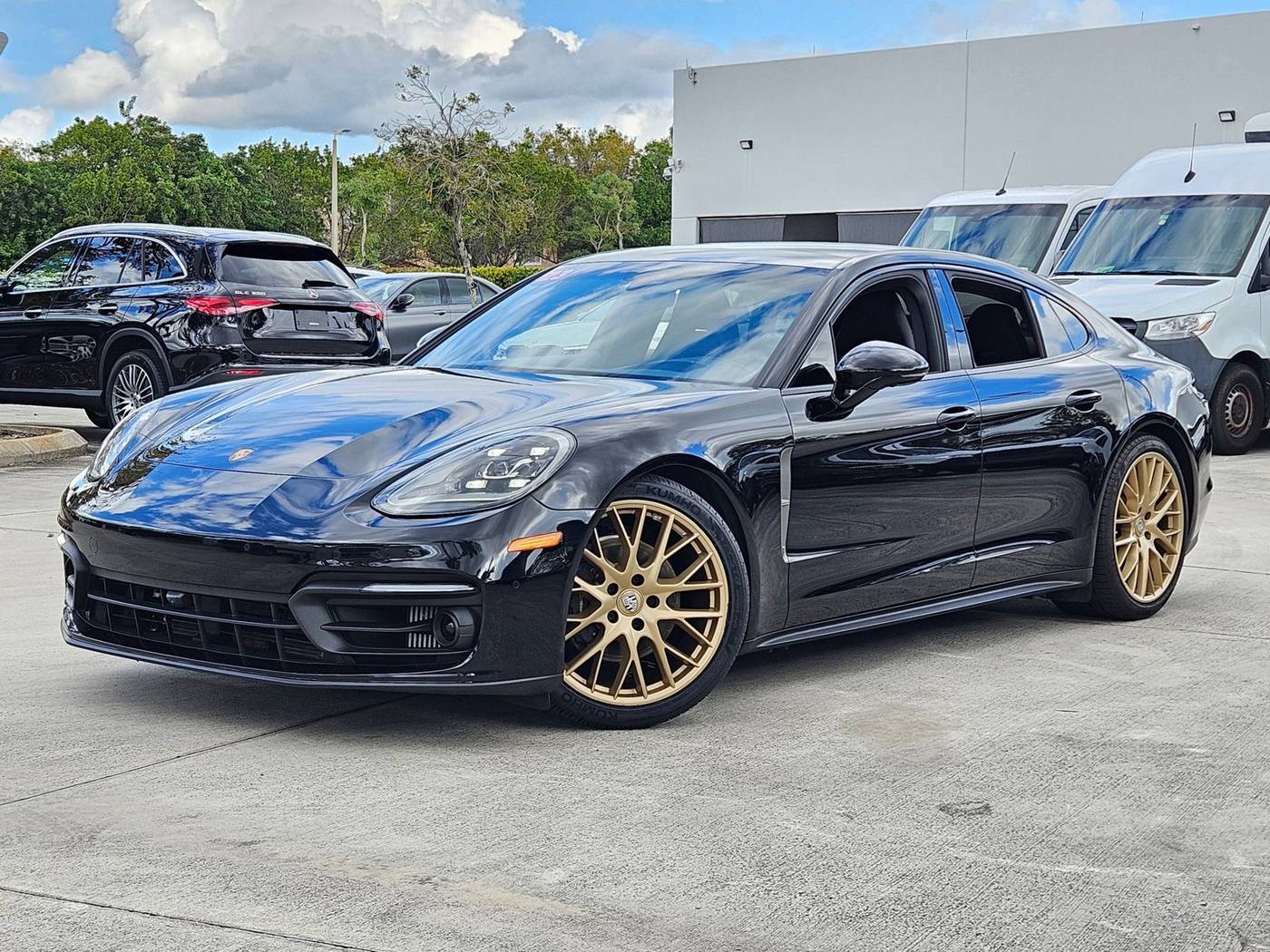 2023 Porsche Panamera Platinum Edition