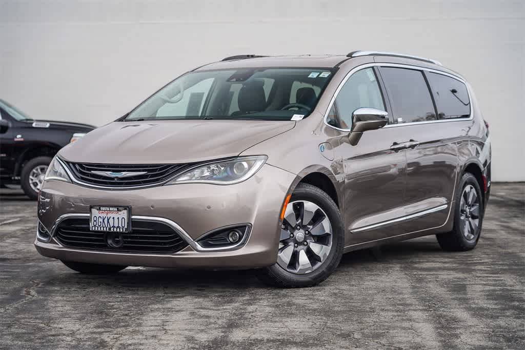 2018 Chrysler Pacifica Hybrid Limited — Minivan — 116,000 mi — Costa Mesa, CA
