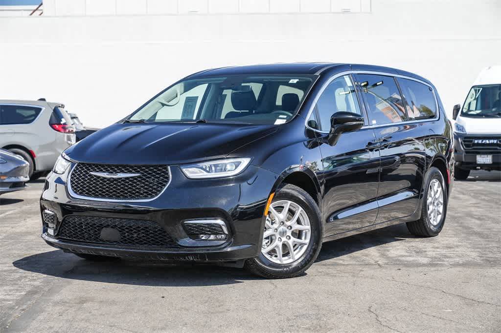 2024 Chrysler Pacifica Touring L — Minivan — 58,335 mi — Costa Mesa, CA