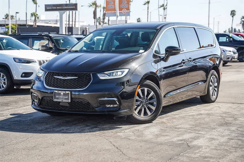 2024 Chrysler Pacifica Hybrid Select — Minivan — 45,921 mi — Costa Mesa, CA