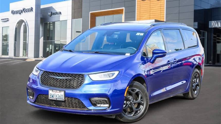 2021 Chrysler Pacifica Hybrid Limited — Minivan — 23,162 mi — Costa Mesa, CA