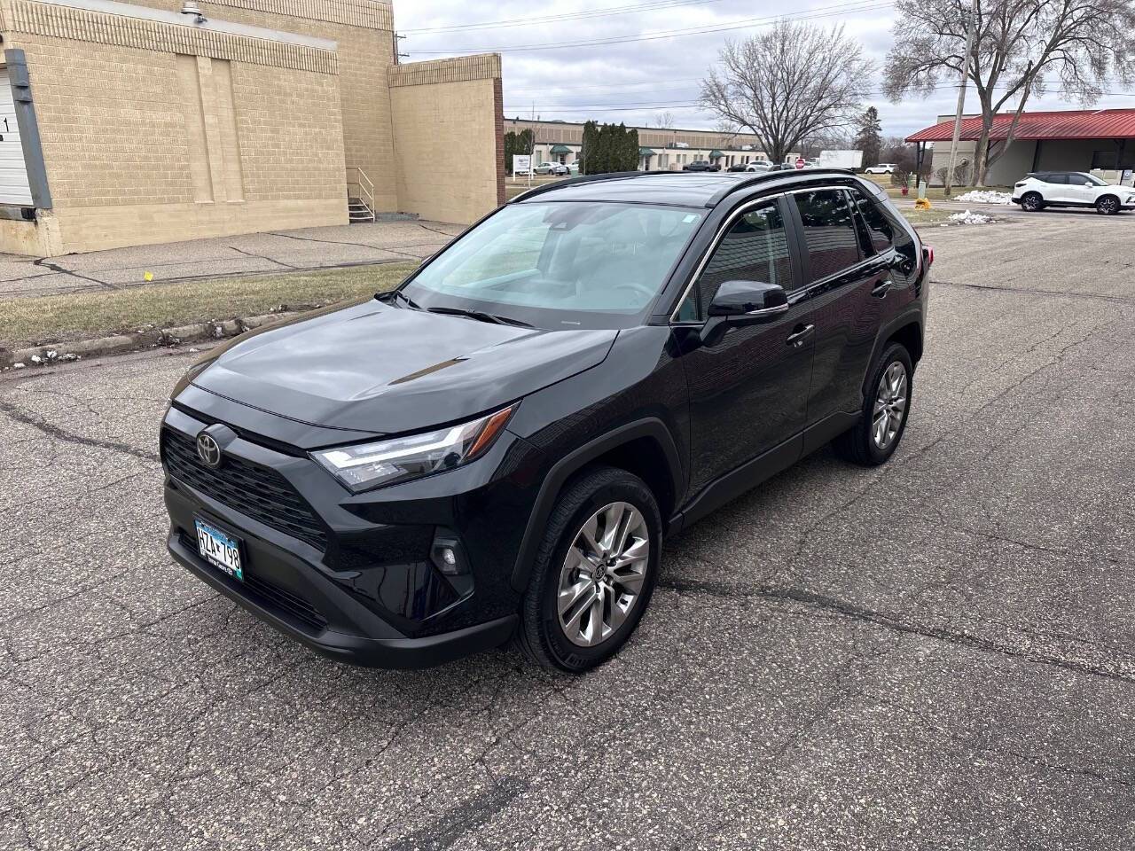 2022 Toyota RAV4 XLE Premium — SUV — 23,250 mi — Eden Prairie, MN