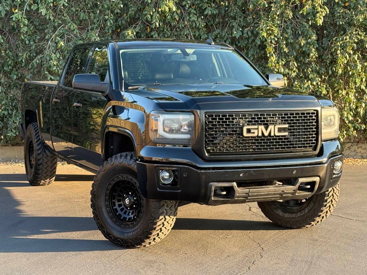2014 GMC Sierra 1500 SLT — Pickup Truck — 95,837 mi — Sacramento, CA