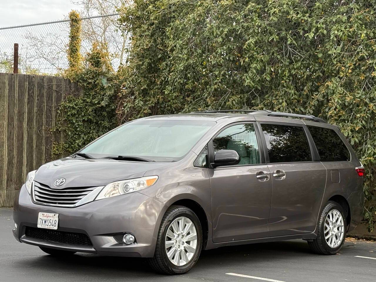 2015 Toyota Sienna XLE — Minivan — 117,560 mi — Sacramento, CA