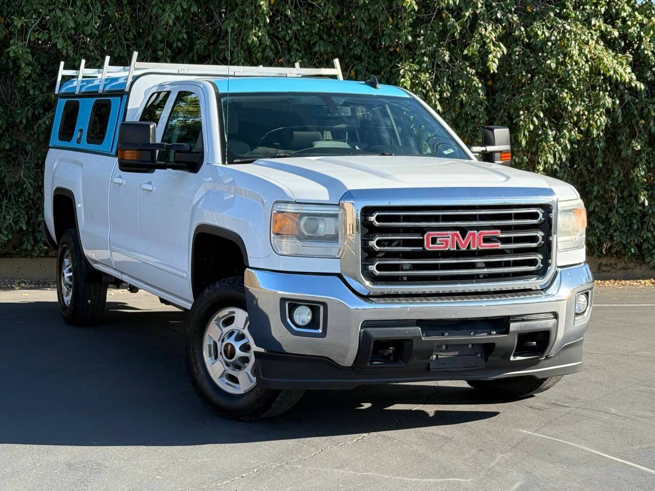 2015 GMC Sierra 2500HD SLE — Pickup Truck — 202,102 mi — Sacramento, CA