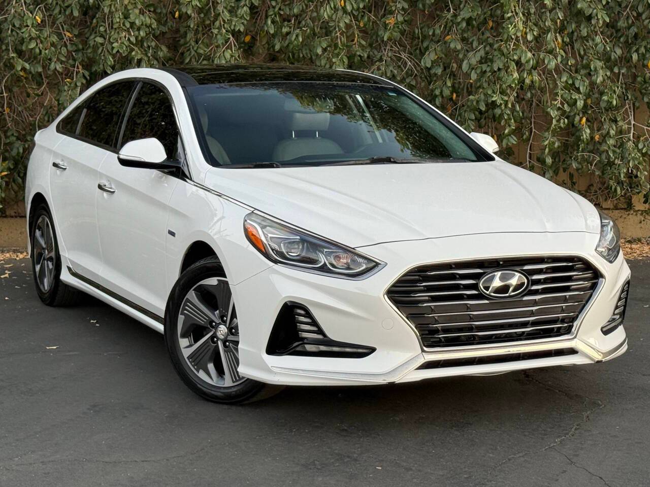 2018 Hyundai Sonata Hybrid Limited — Sedan — 125,446 mi — Sacramento, CA