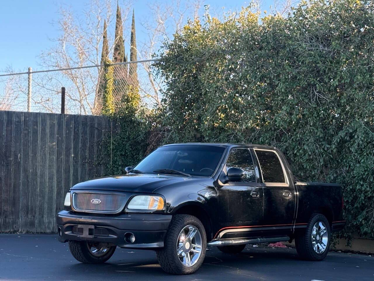 2001 Ford F-150 Harley-Davidson — Pickup Truck — 144,752 mi — Sacramento, CA