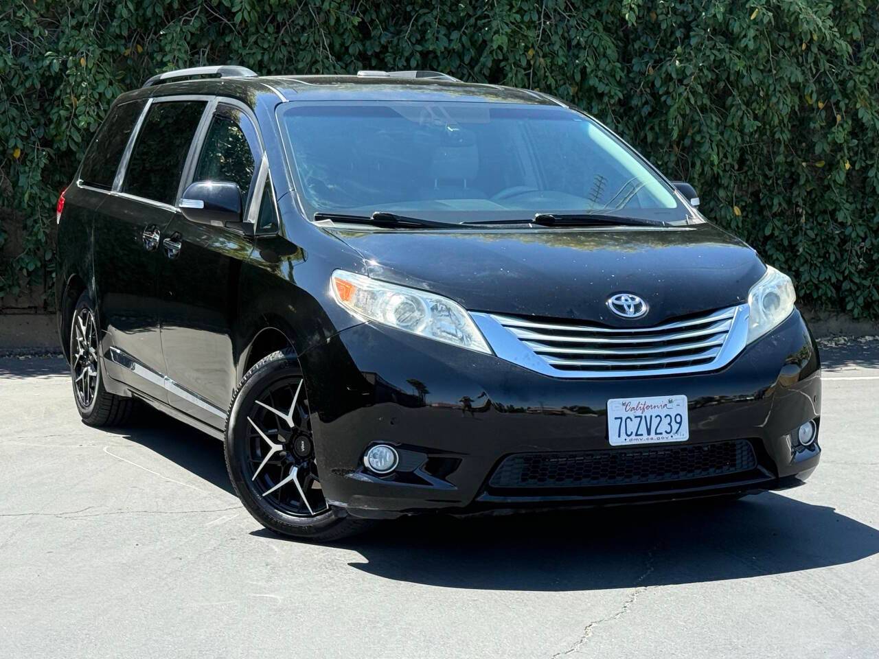 2013 Toyota Sienna Limited — Minivan — 158,192 mi — Sacramento, CA