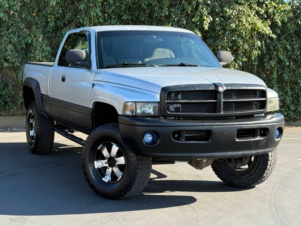 2001 Dodge Ram 2500 Base — Pickup Truck — 203,072 mi — Sacramento, CA