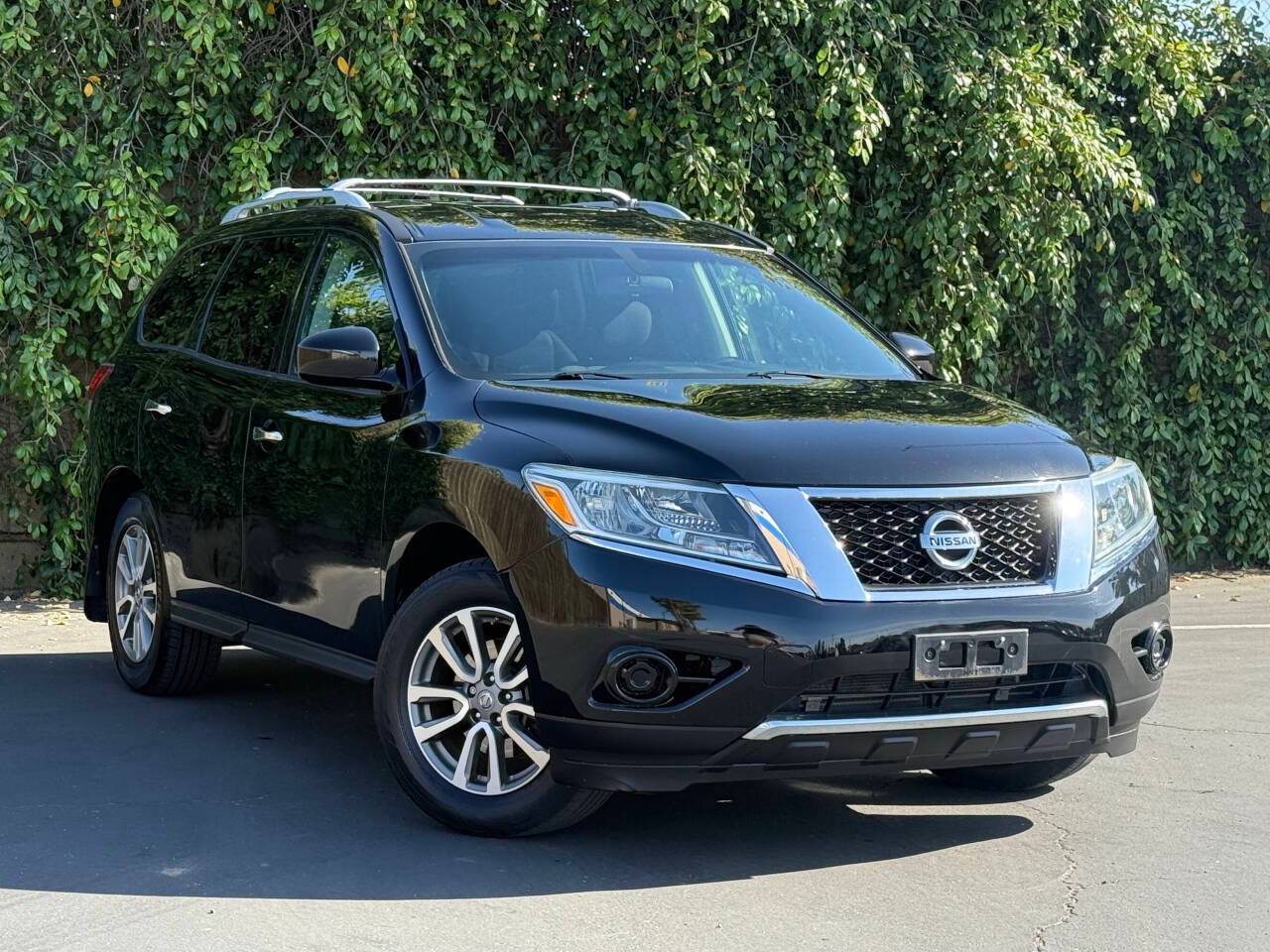 2014 Nissan Pathfinder SV — SUV — 90,706 mi — Sacramento, CA
