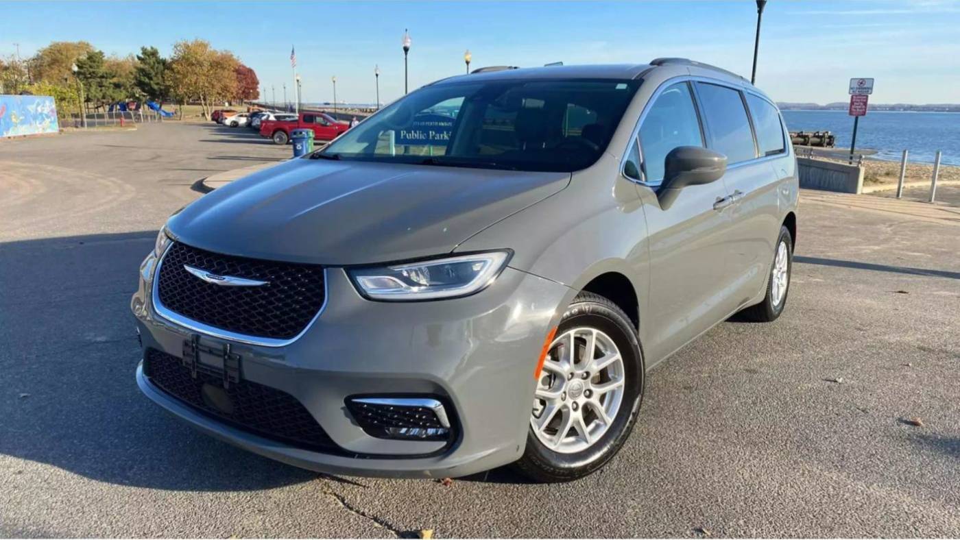 2022 Chrysler Pacifica Touring L — Minivan — 72,324 mi — Plainfield, NJ
