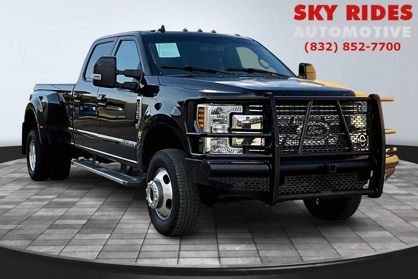 2019 Ford Super Duty F-350 Lariat — Pickup Truck — 337,465 mi — Houston, TX