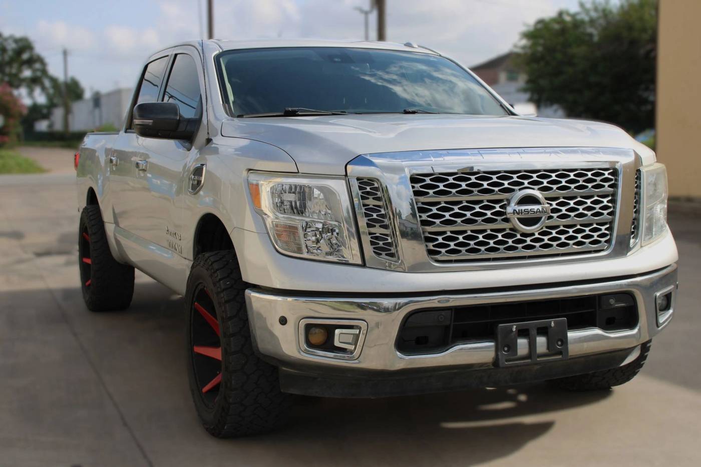 2017 Nissan Titan SV — Pickup Truck — 105,739 mi — Houston, TX