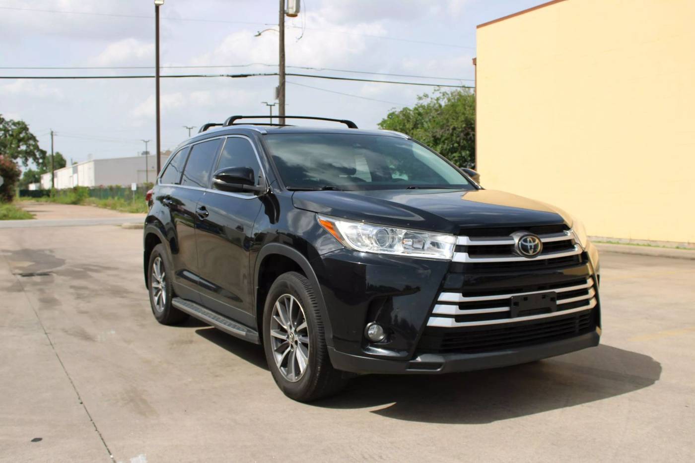 2019 Toyota Highlander SE V6 — SUV — 91,802 mi — Houston, TX