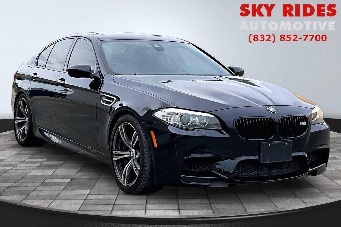 2013 BMW M5 Standard