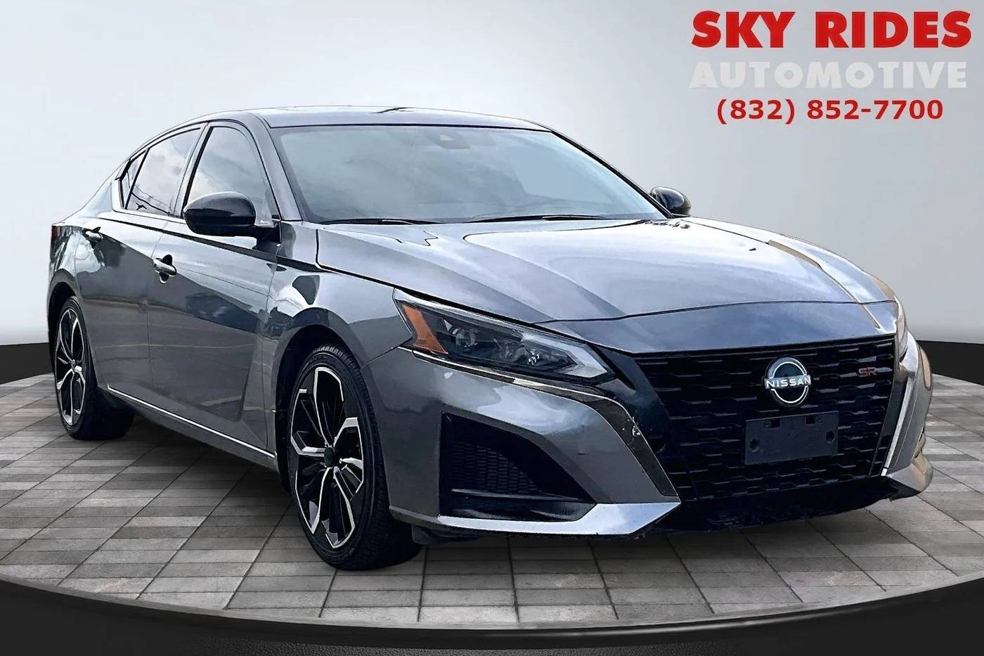 2023 Nissan Altima SR