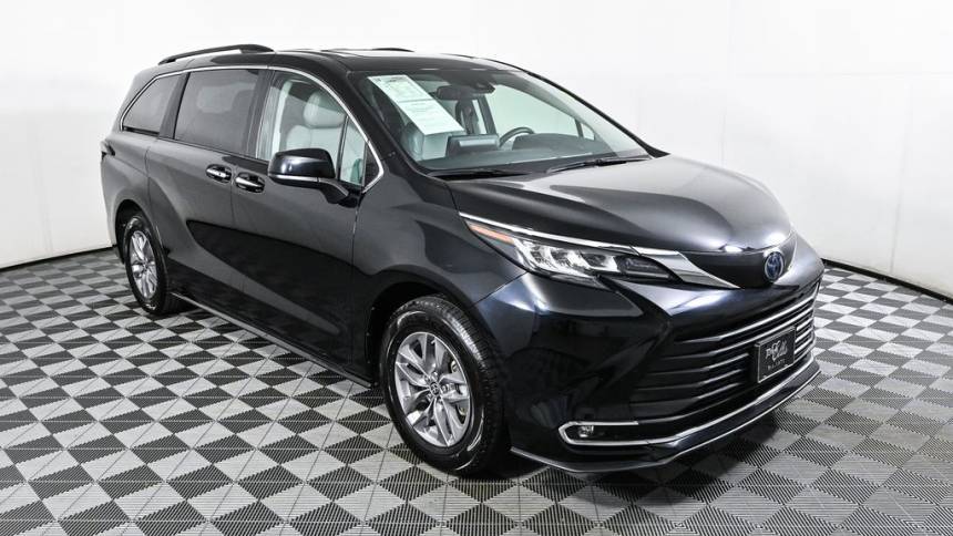 2023 Toyota Sienna XLE — Minivan — 22,605 mi — Chamblee, GA
