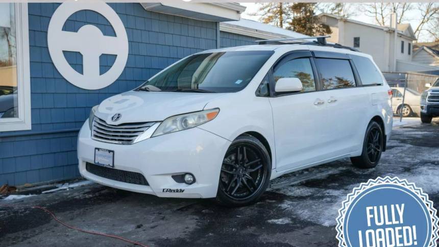 2011 Toyota Sienna Limited — Minivan — 141,682 mi — Huntington Station, NY