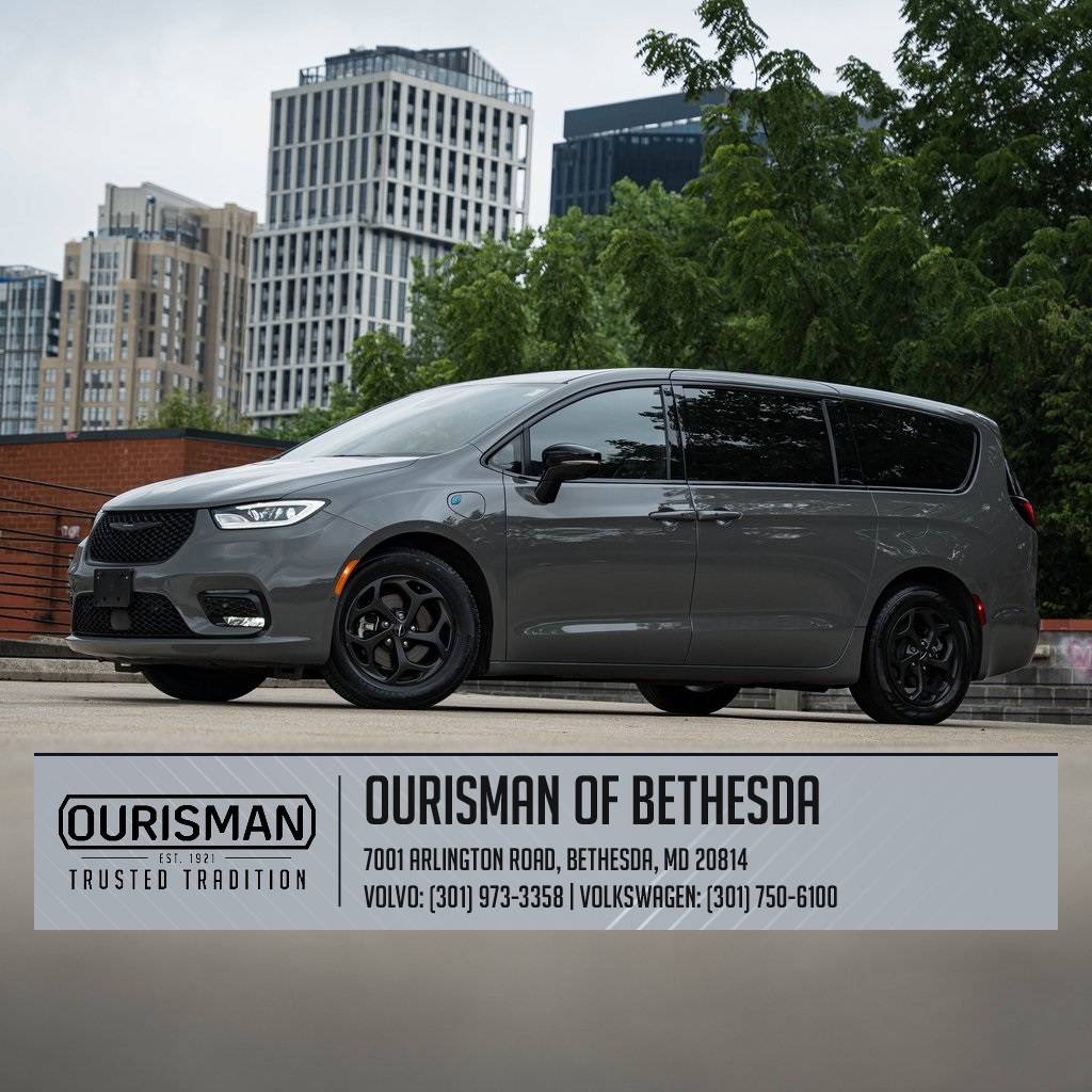 2023 Chrysler Pacifica Hybrid Limited — Minivan — 43,475 mi — Bethesda, MD