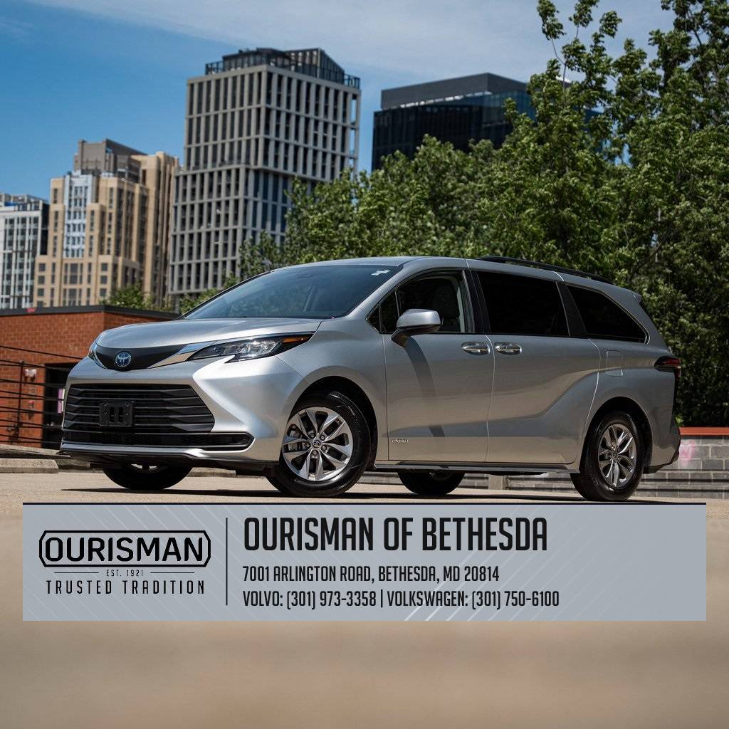 2021 Toyota Sienna LE — Minivan — 26,902 mi — Bethesda, MD
