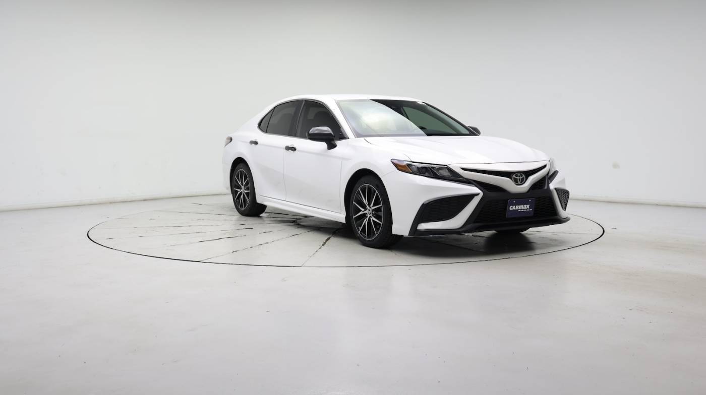 2021 Toyota Camry SE — Sedan — 69,723 mi — Madison, WI