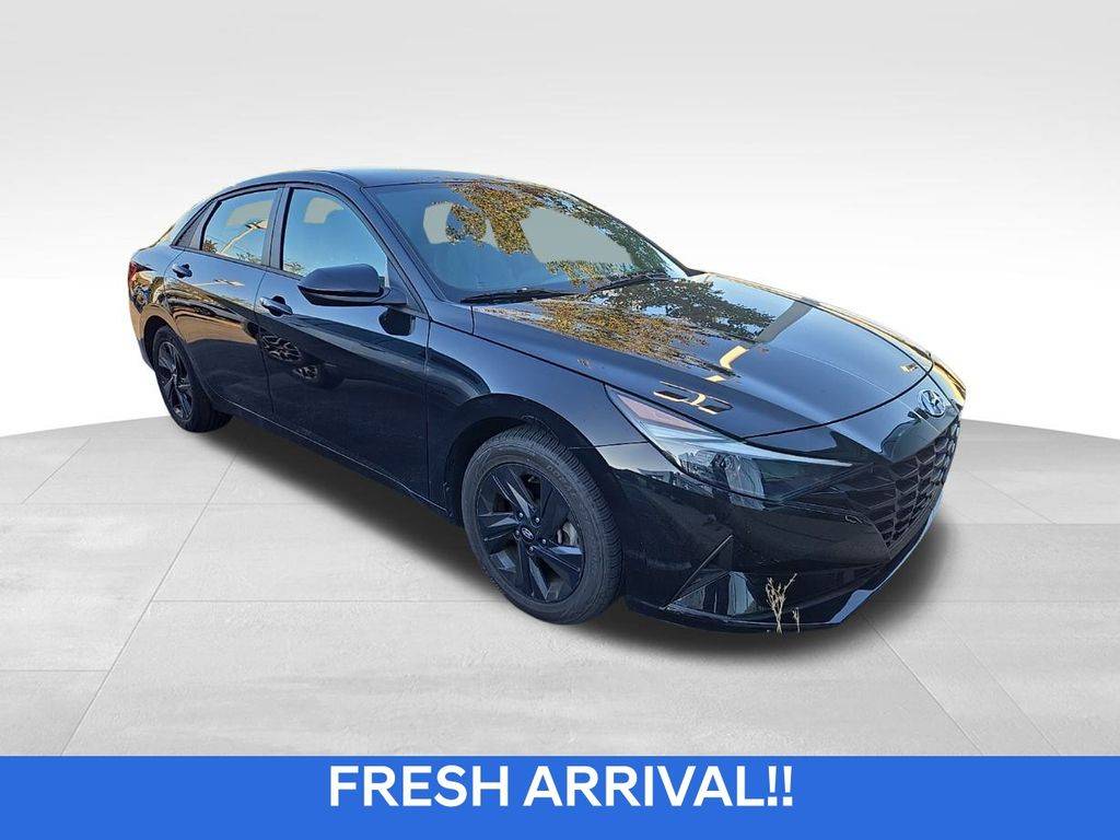 2023 Hyundai Elantra SEL — Sedan — 25,387 mi — Parma, OH